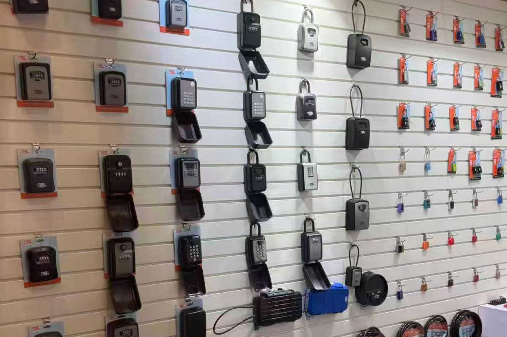 Wholesale key lock box factory showroom display, heavy-duty 4-digit combination key storage box and push-button mechanical lockbox array factory supplier.